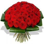 50 szál vörös rózsa kerek csokorban